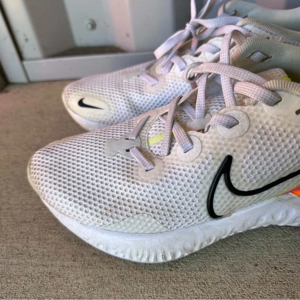 Nike Renew Run Shoes Women Size 9 White Pink Blast Mesh Running Sneaker - Picture 3 of 8